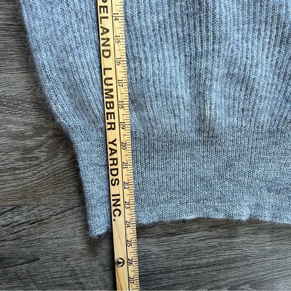 Dimensione Maglia Mohair Wool Gray Italian Mock Neck Sweater Women's size Medium - Picture 8 of 8